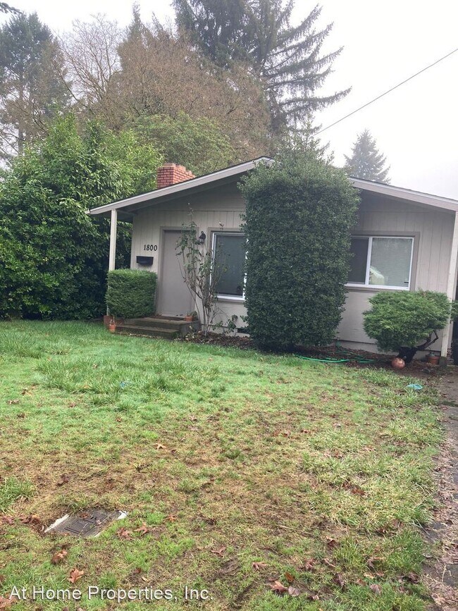 Foto del edificio - 2 br, 1 bath House - 1800 NW Grant Ave