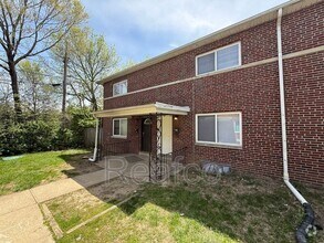 Building Photo - 830 S Harris Ave