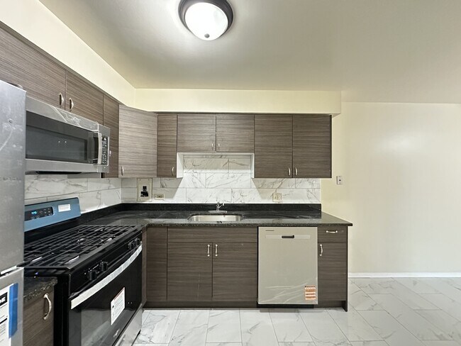 Foto del edificio - 630 Lincoln Ave