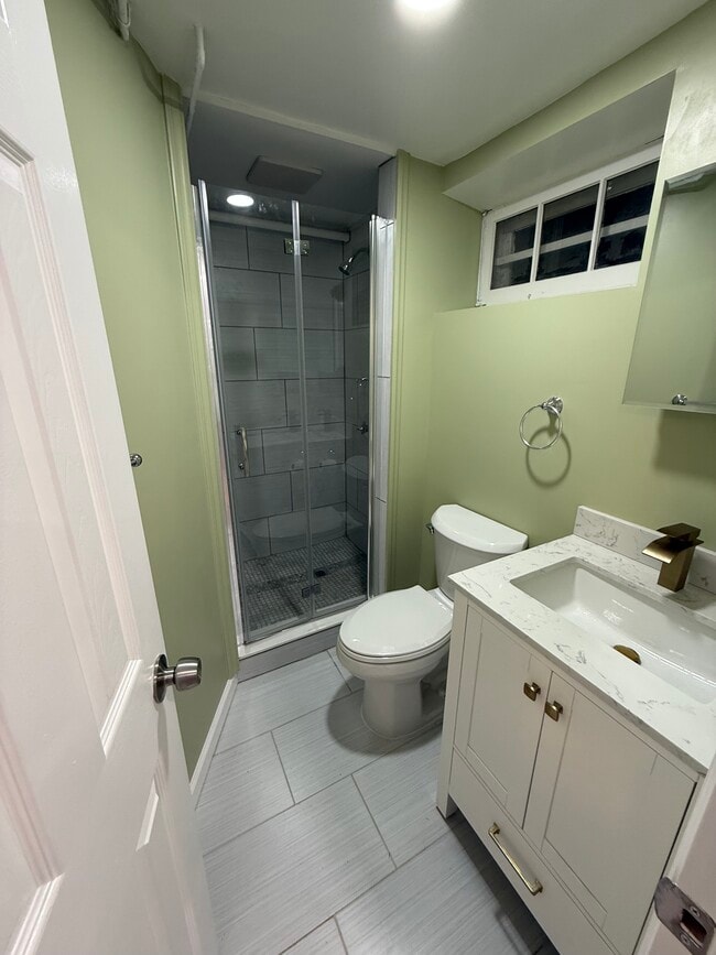 Building Photo - 18 Porter Rd