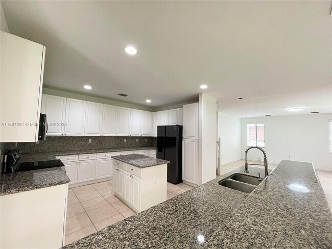 Foto del edificio - 7636 SW 193rd Ln