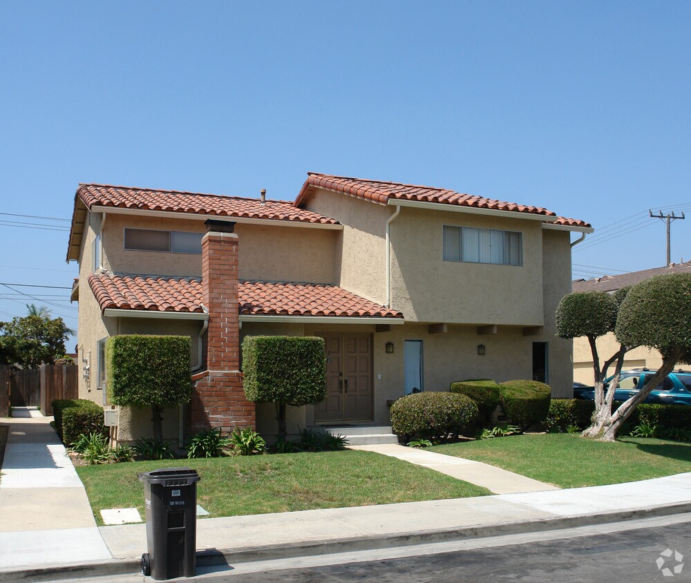 Foto del edificio - 16541 Hillview Cir