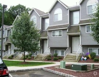 Building Photo - 104 Arlington Ct