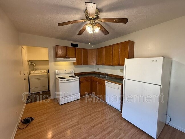 Foto del edificio - 2450 Hiawatha St