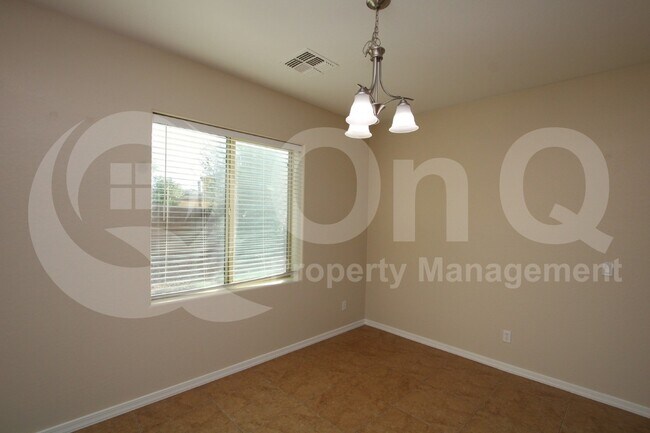 Foto del edificio - 1159 E Sourwood Dr