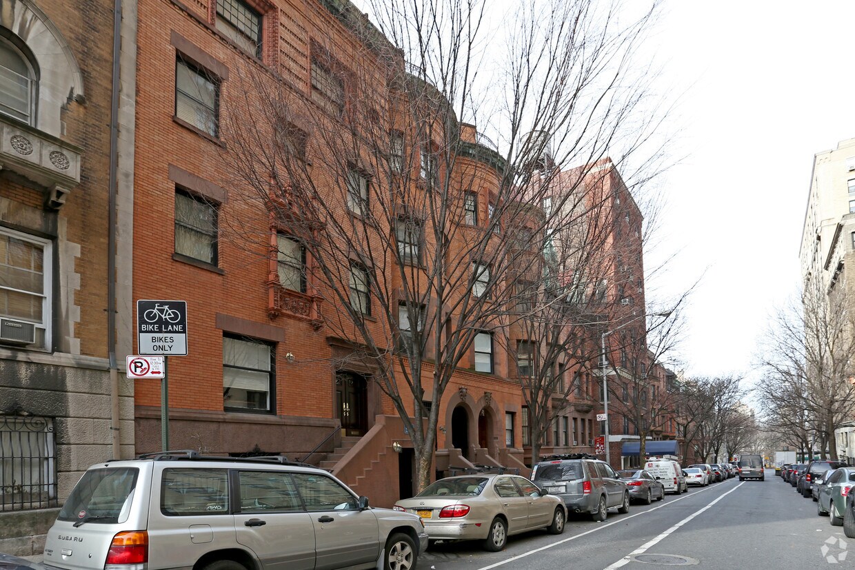 Building Photo - 304 W 77th St