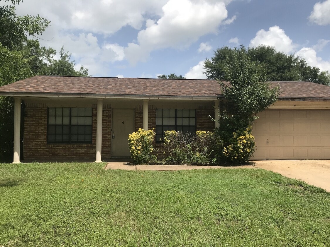 Primary Photo - 3 Bedroom 2 Bath