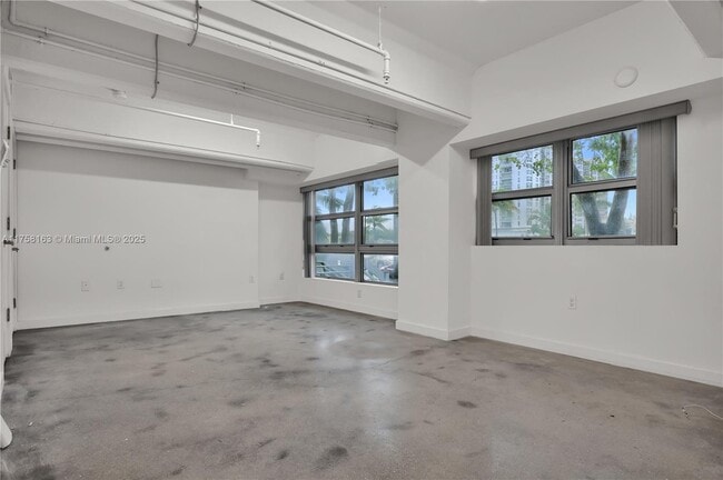 Building Photo - 4332 Collins Ave