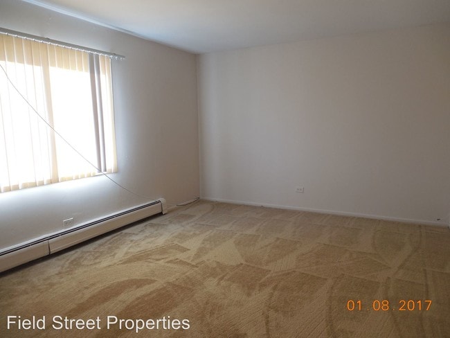 Building Photo - 535 Brookside Dr