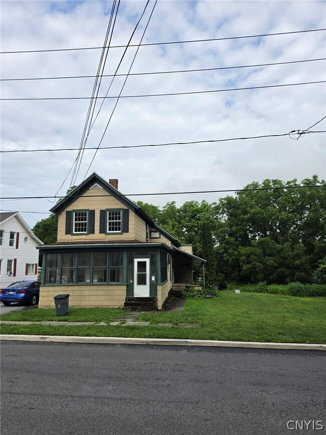 Building Photo - 157 N Meadow St