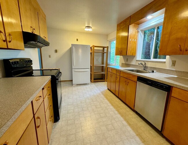 Foto del edificio - Three Bedroom Home in Whittier Heights!