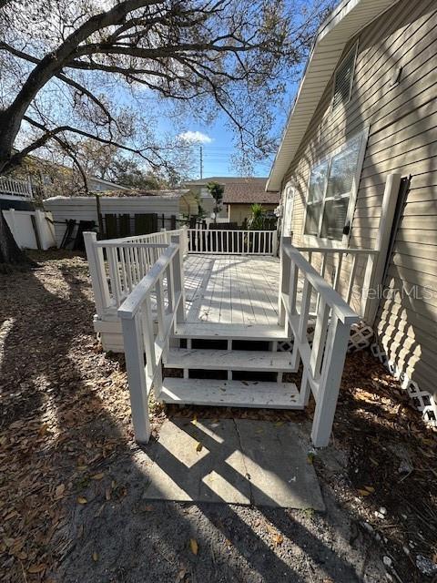 Foto del edificio - 1587 Scranton Ave