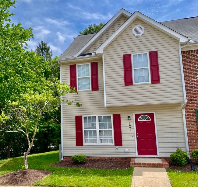 Building Photo - 1601 Briarmont Ct