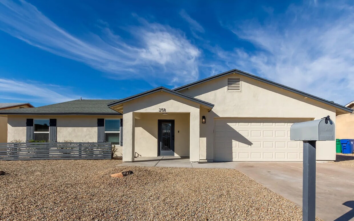 Foto principal - 258 N Winterhaven