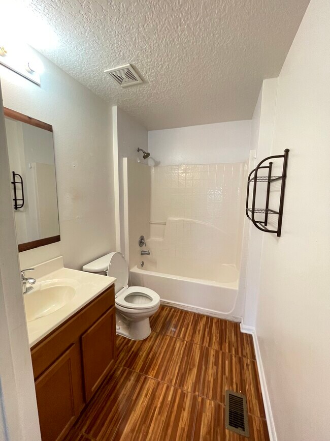 Foto del edificio - 2710 Merrieweather Ln