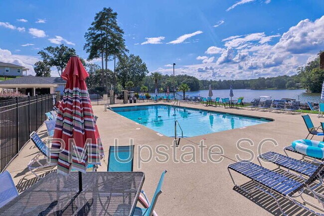 Foto del edificio - 98 Topsail Ct