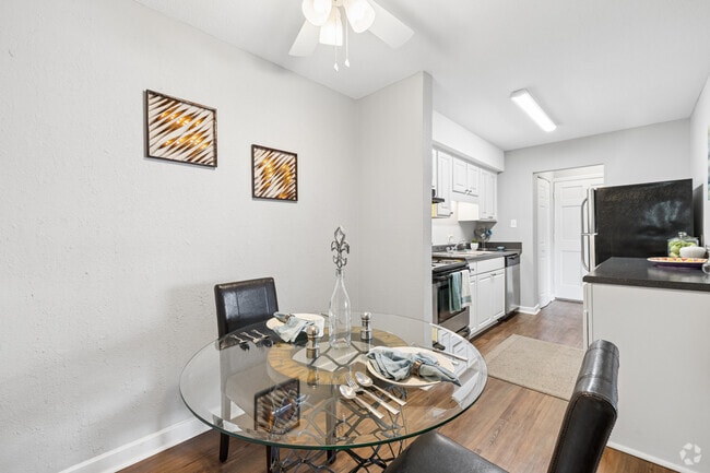 Duke 2BR, 1.5BA - 950SF - Dining Area - Chapel Tower - Students save up to 10%! Apartments