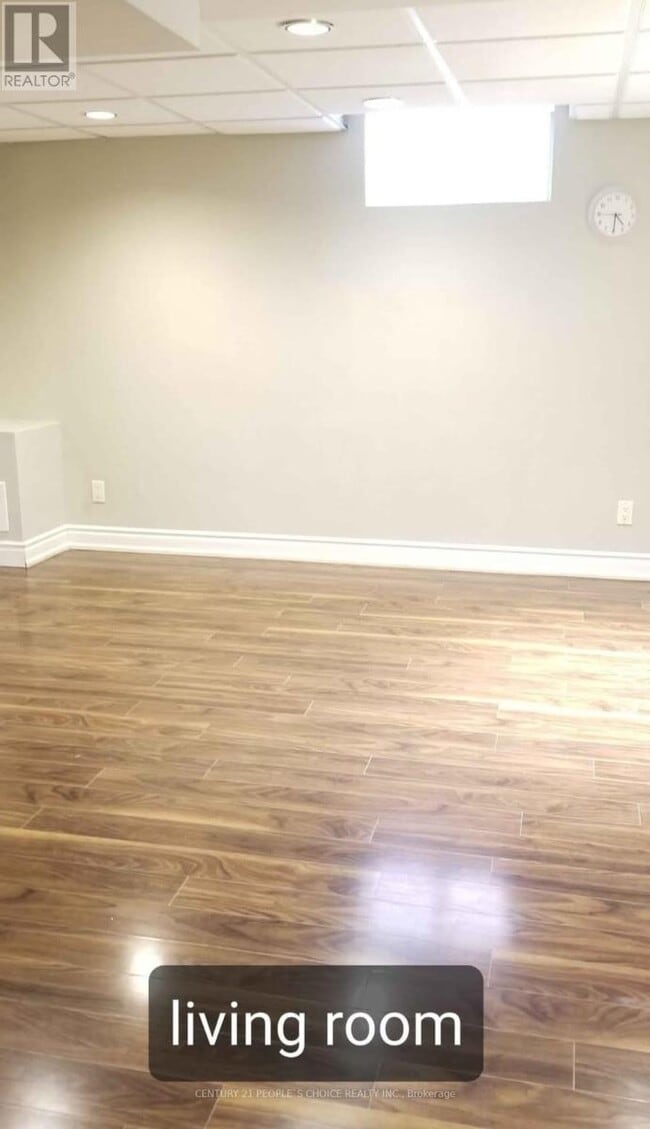 Building Photo - 4408 Romfield Crescent