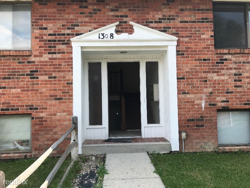 Primary Photo - 1302 S Lowell St
