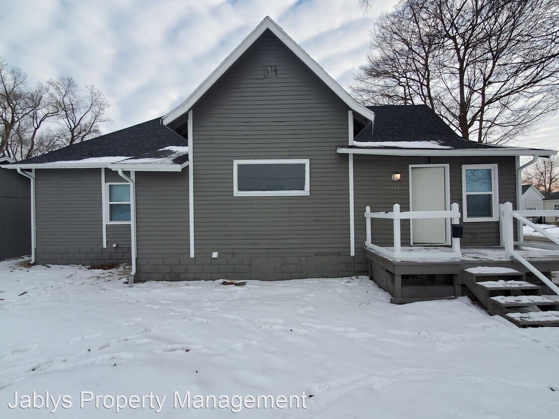 Foto principal - 3 br, 1 bath House - 902 Park Ave