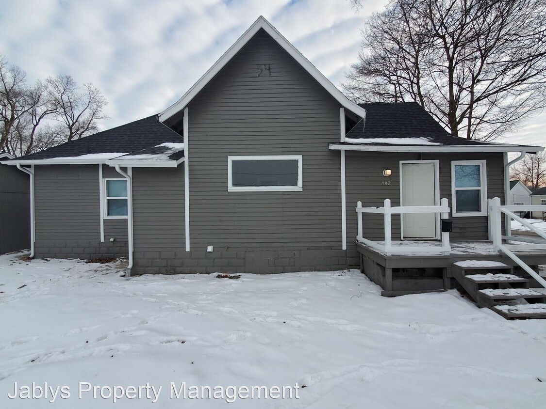 Primary Photo - 3 br, 1 bath House - 902 Park Ave
