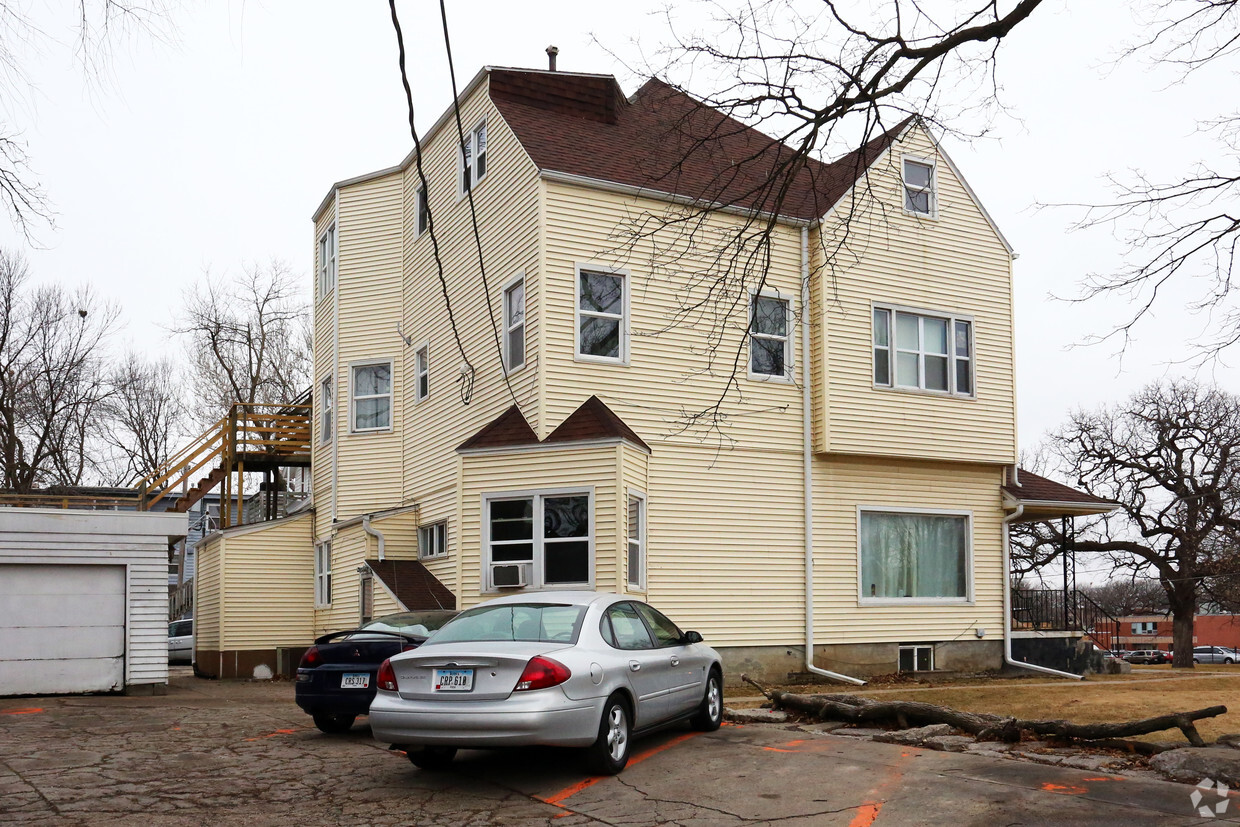 Building Photo - 3102 Cottage Grove Ave