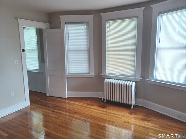 Building Photo - 37 Fairfield St