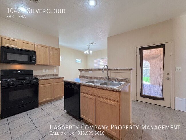 Building Photo - 10421 Silvercloud-