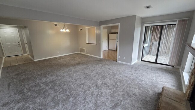 Foto del edificio - 2-Bed, 2-Bath Rental with Spacious Living ...