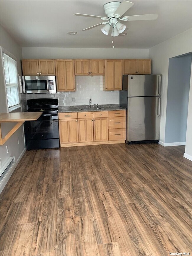 Building Photo - 629 Adams Ave