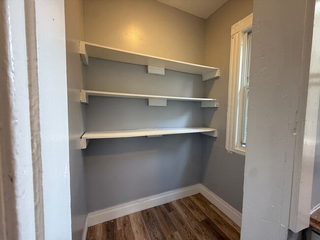 Building Photo - 745 George St