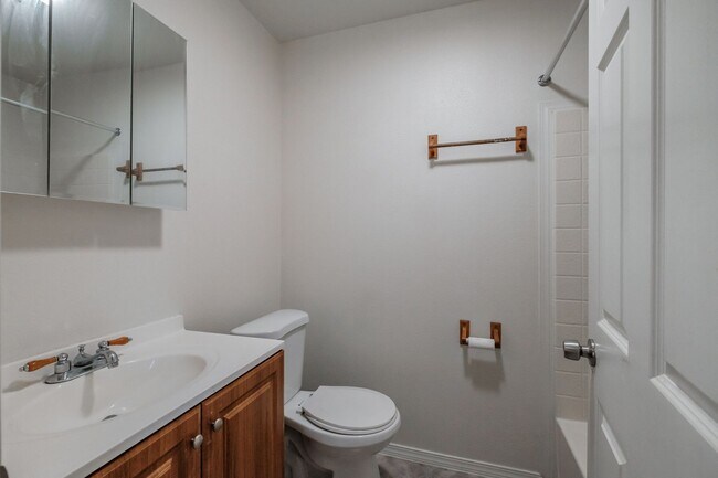 Foto del edificio - 3-bedroom 1 bath House