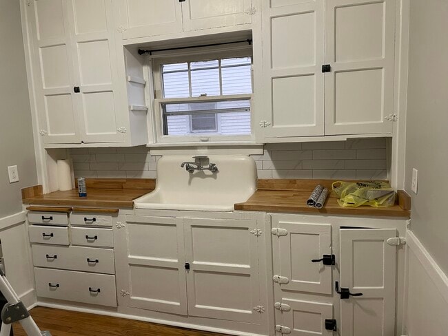 Kitchen - 738 Moore St