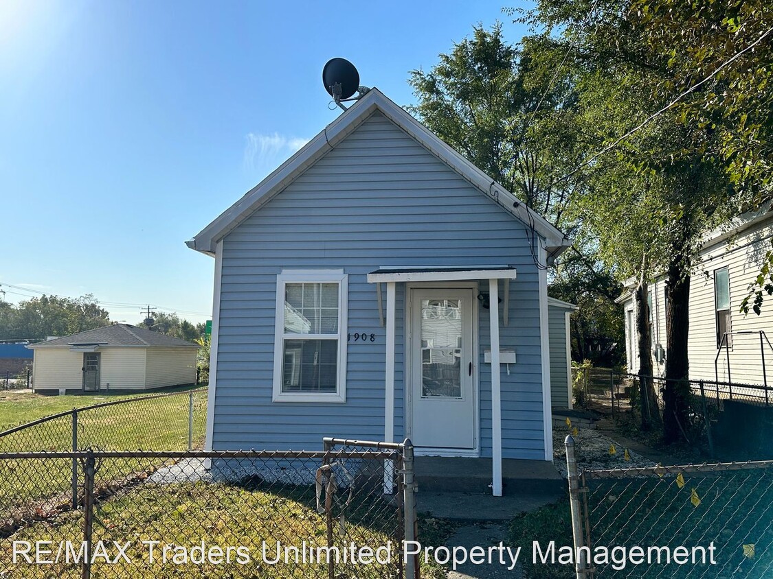 Primary Photo - 2 br, 1 bath House - 1908 W Marquette St