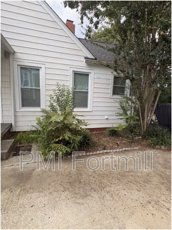 Building Photo - 465 Arch Dr