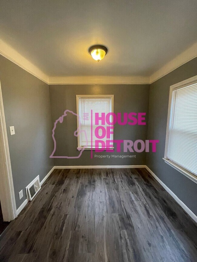 Building Photo - 3 BEDROOM | 1 BATH | FREE PRE SCREEN
