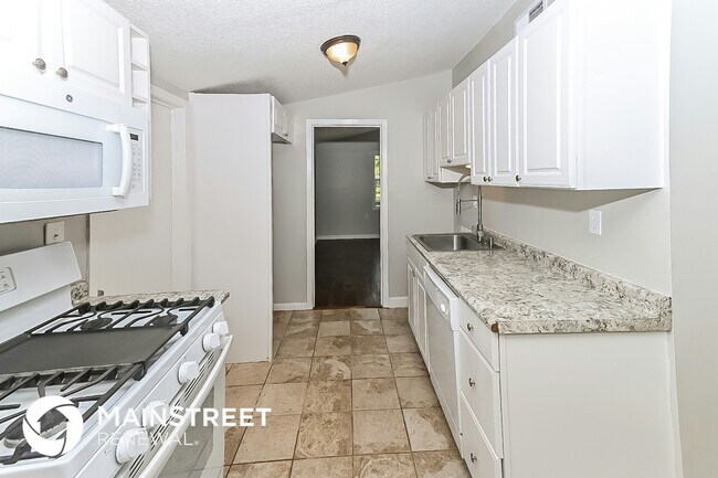 Building Photo - 2236 Colonial Hills Dr