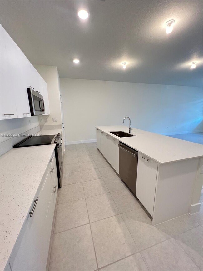 Foto del edificio - 8224 NW 43rd St
