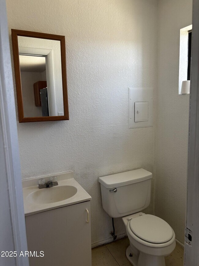 Building Photo - 611 Santa Cruz Dr