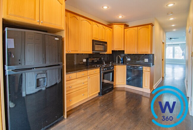 Foto del edificio - 3343 N Springfield Ave