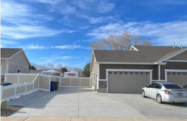 Foto del edificio - Coming Soon!! Modern Comfort Meets Luxury – Fully Upgraded Unit in West Valley City