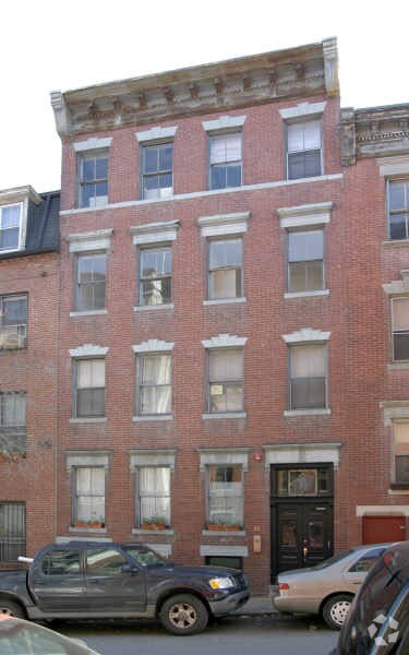 Building Photo - 22 Irving St
