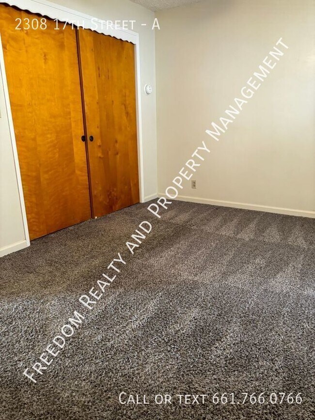 Building Photo - 2308 17th Street Unit A
