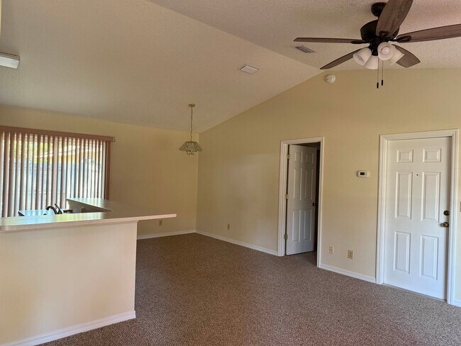 Building Photo - 6741 Veronica Ct