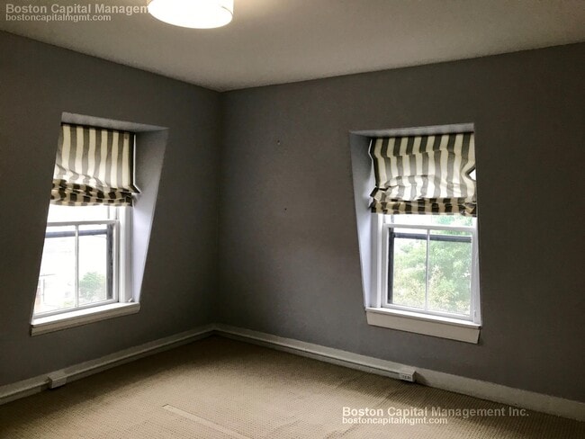 Photo - 674 Main St Apartment