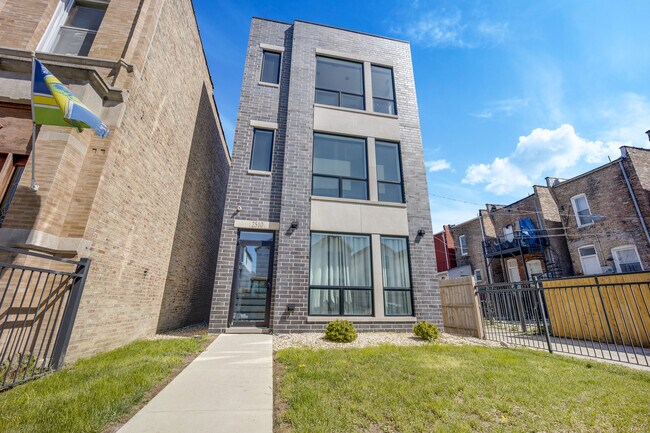 Foto del edificio - 2510 W Lexington St
