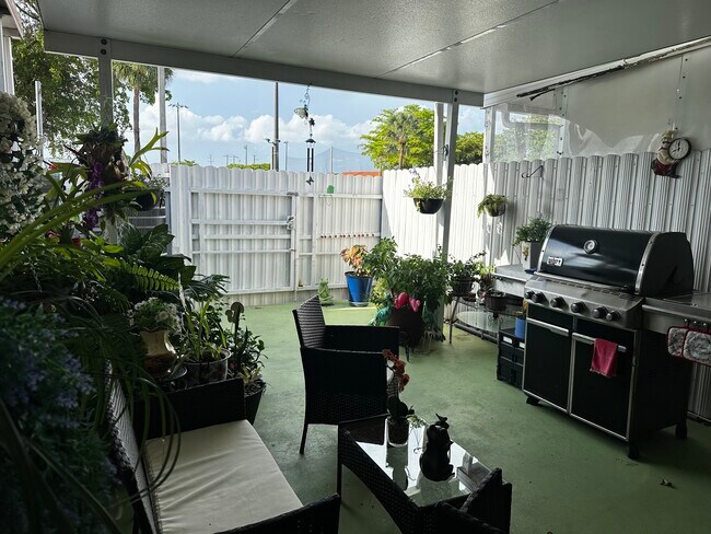 Foto del edificio - 5567 W 22nd Ct