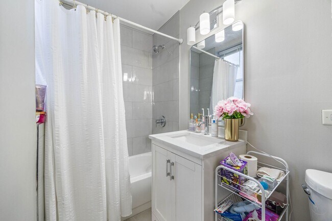 Foto del edificio - 928 S Claremont Ave