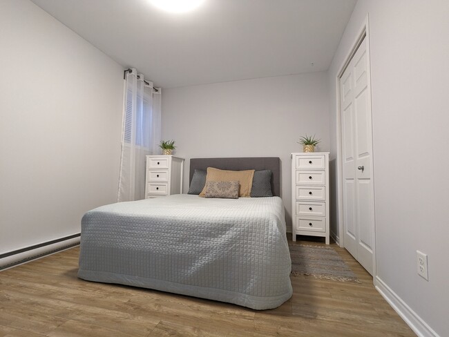 Photo du bâtiment - 6145 Rue De Lancaster