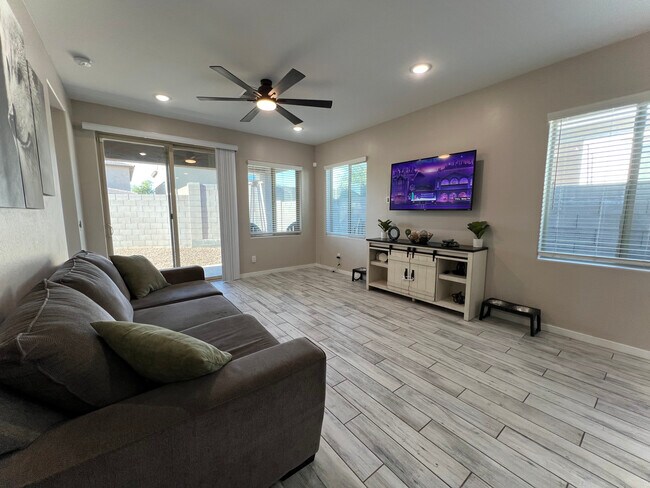 Foto del edificio - 2126 N Marketside Ave